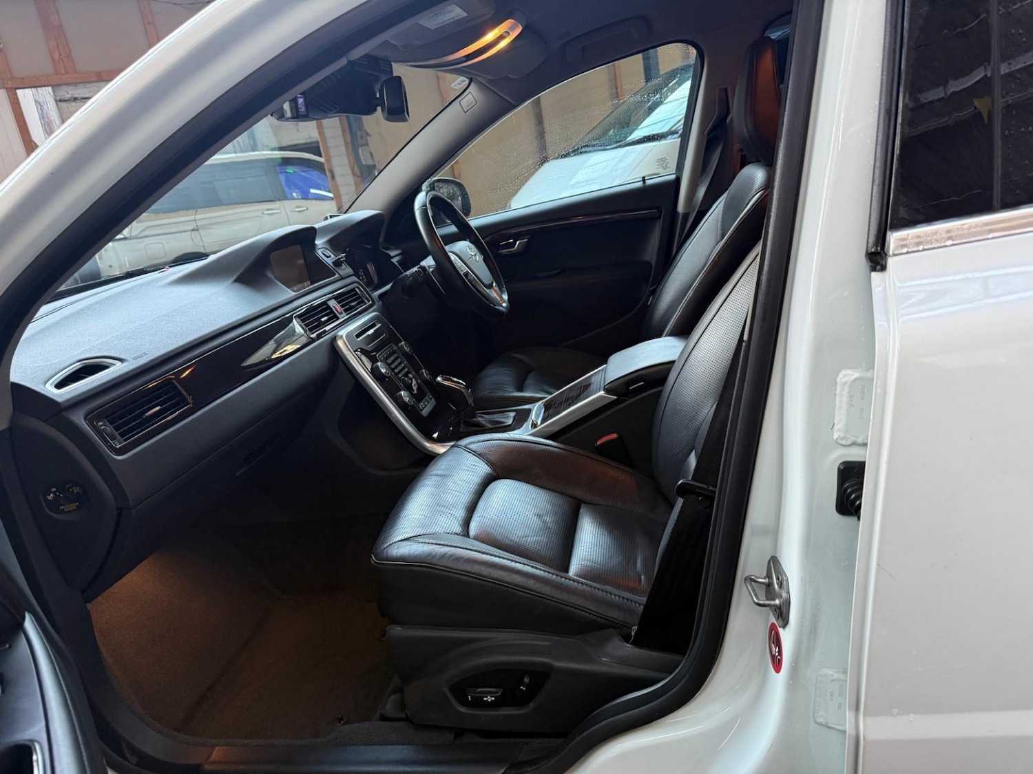 Used Volvo V70 2025 for sale - 77051600: Photo 4