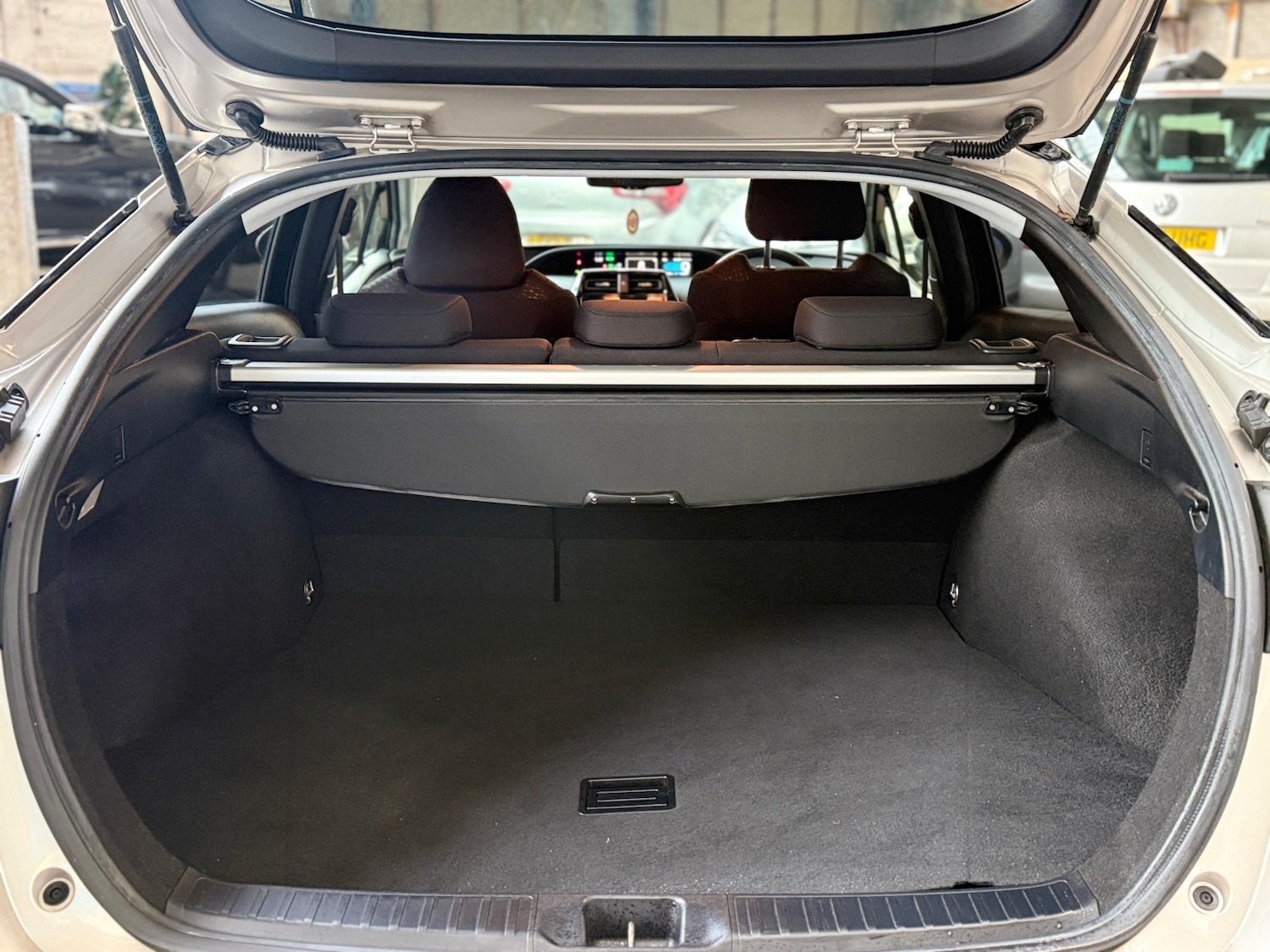 Used Toyota Prius 2018 for sale - 77813110: Photo 16