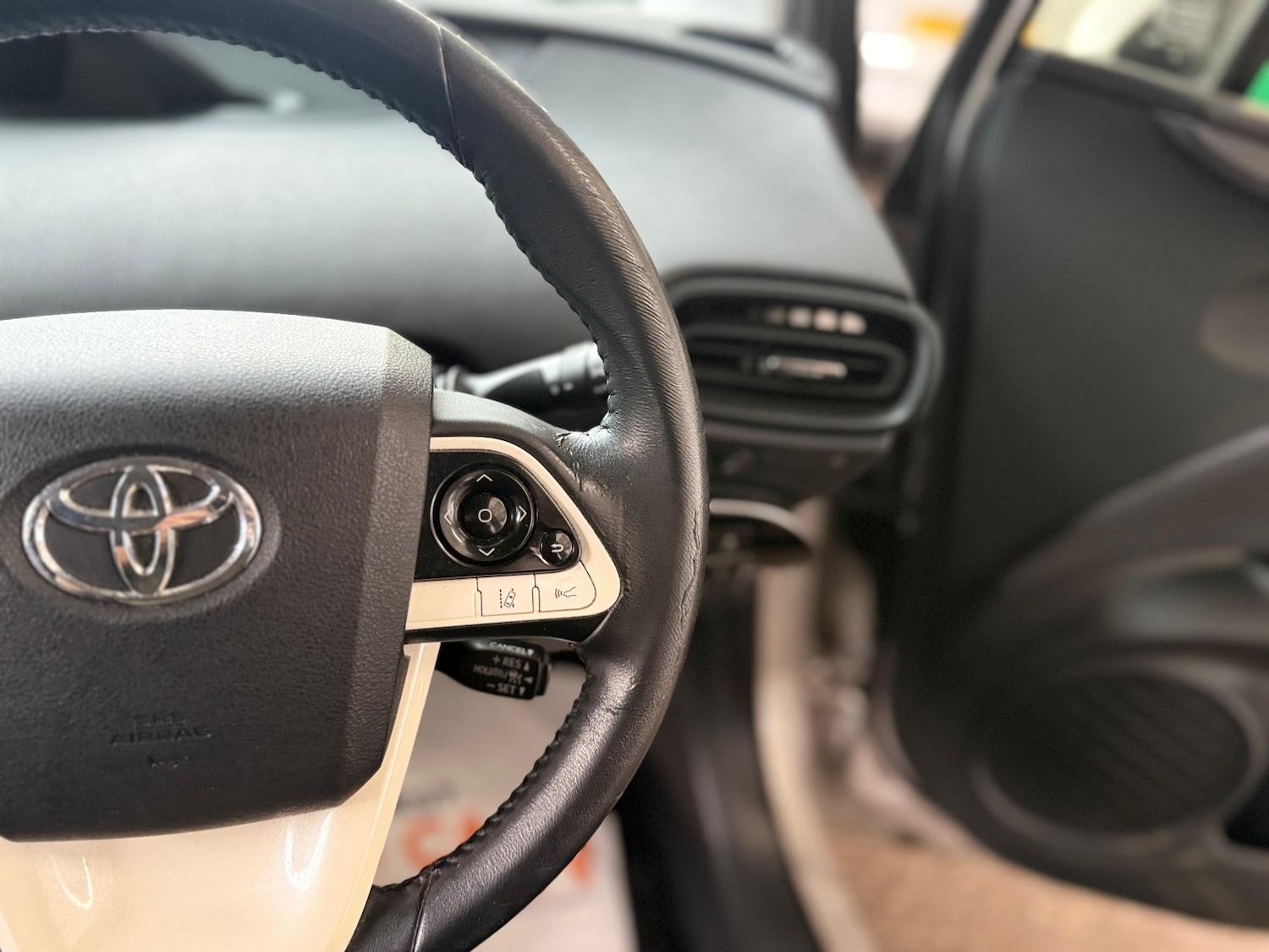 Used Toyota Prius 2018 for sale - 77813110: Photo 29