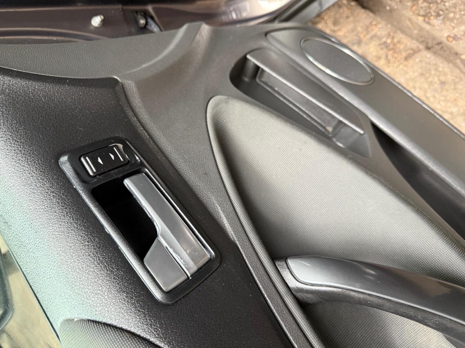 Used Ford Kuga 2011 for sale - 76794331: Photo 15