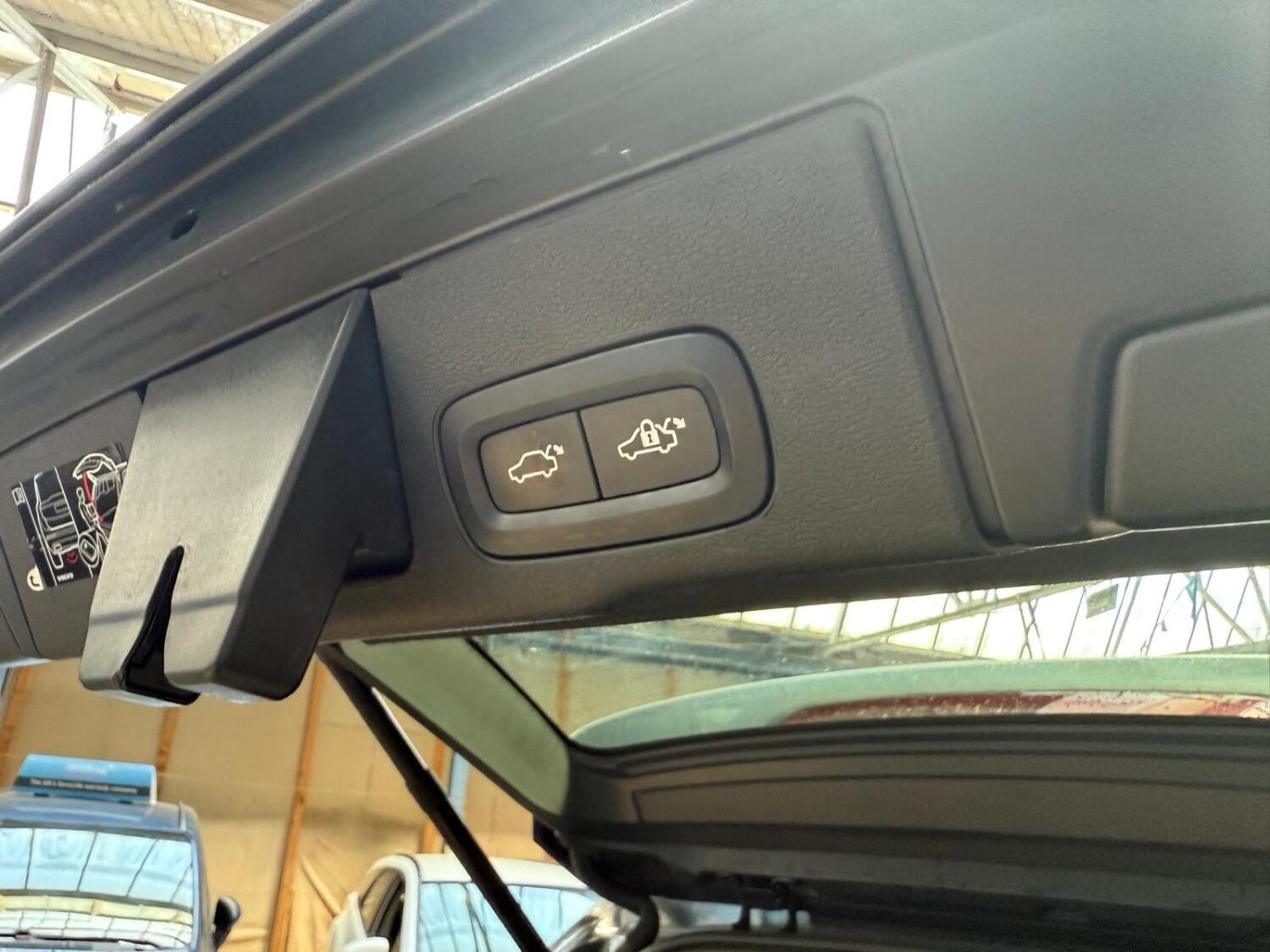 Used Volvo XC60 2021 for sale - 78056960: Photo 30