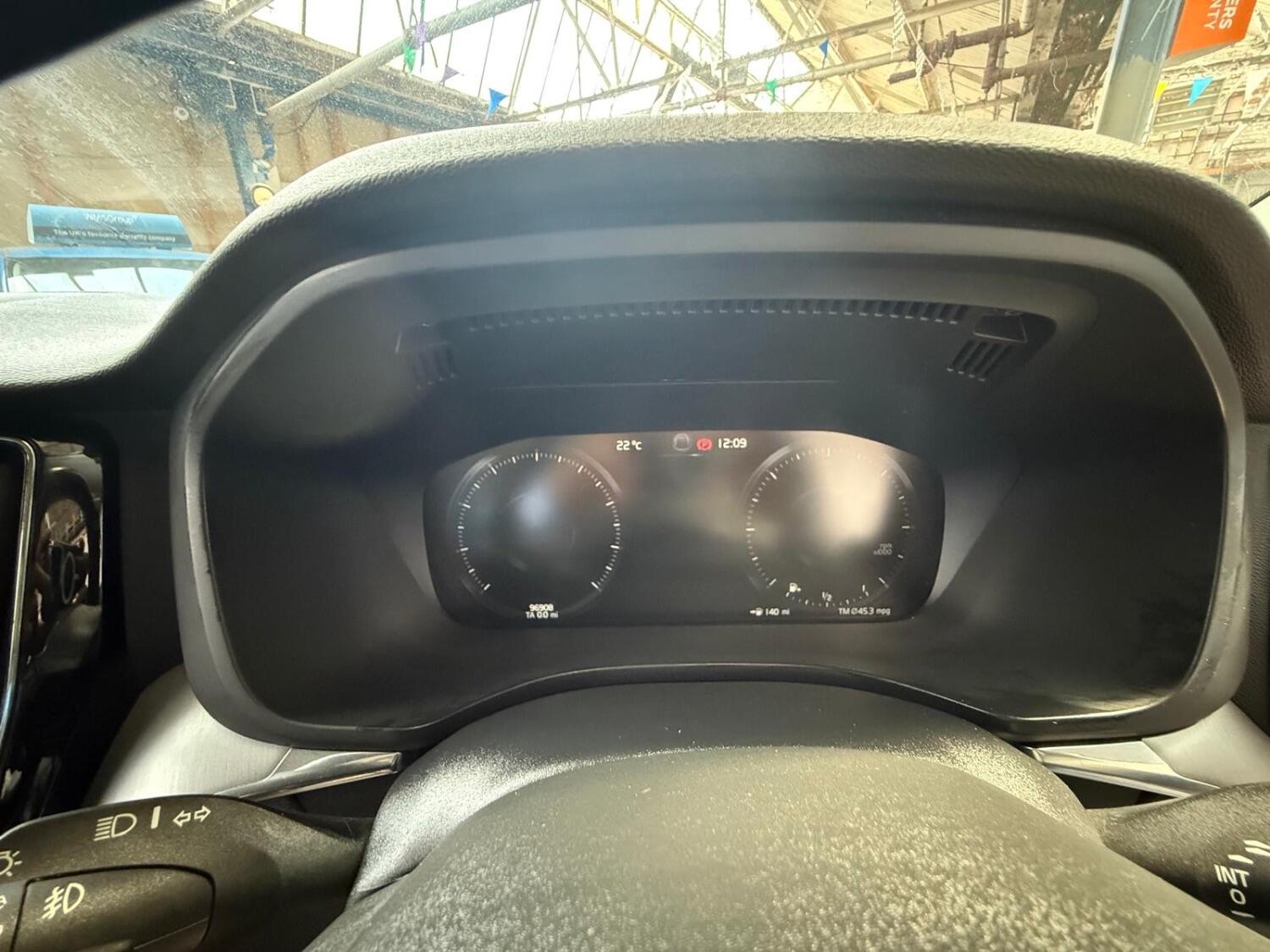 Used Volvo XC60 2021 for sale - 78056960: Photo 36