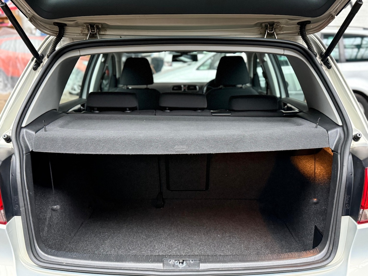 Used Volkswagen Golf 2010 for sale - 77629083: Photo 25