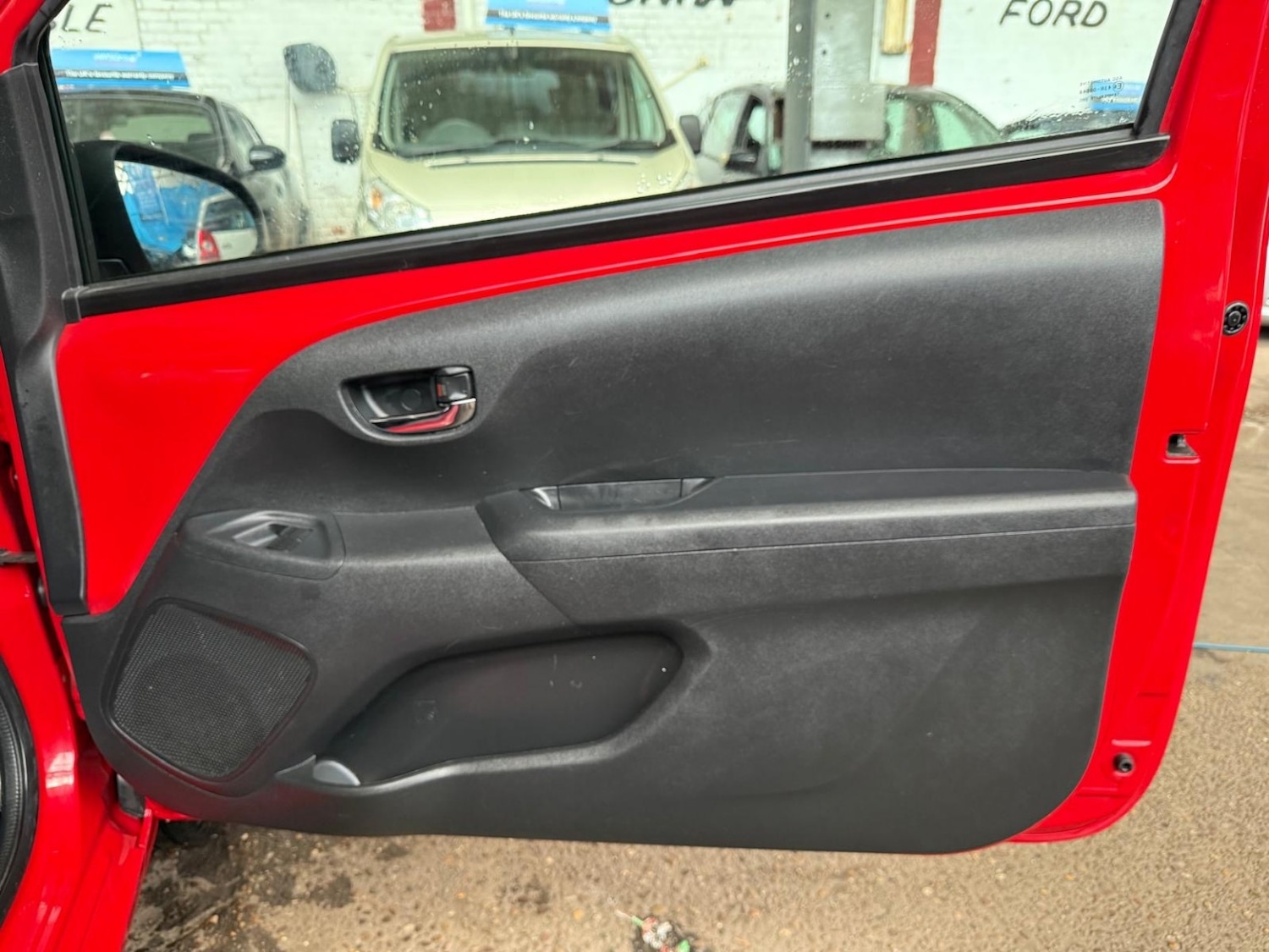 Used Toyota AYGO 2017 for sale - 76170429: Photo 20