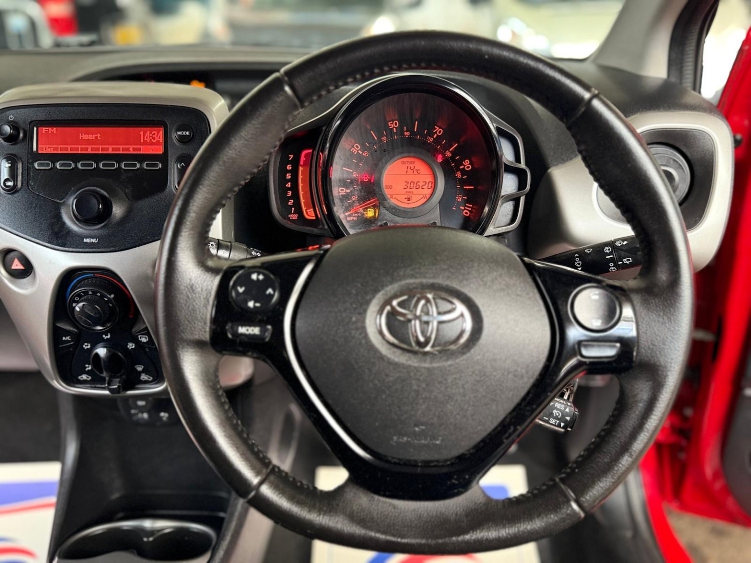 Used Toyota AYGO 2017 for sale - 76170429: Photo 28