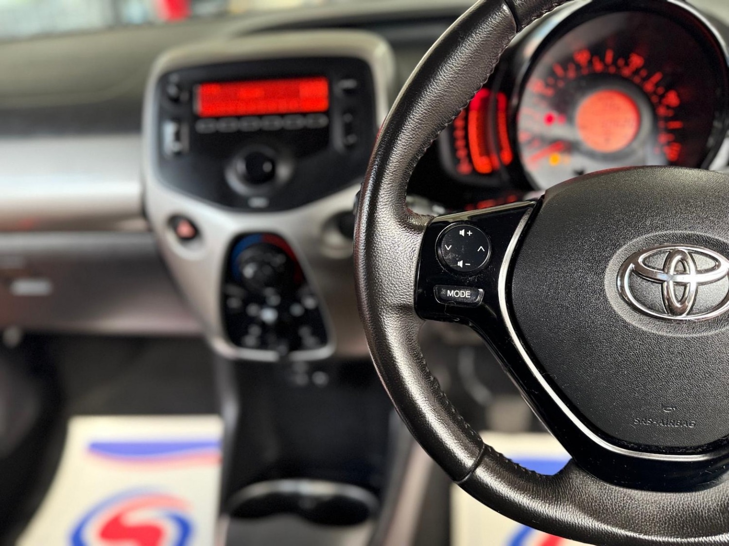 Used Toyota AYGO 2017 for sale - 76170429: Photo 29