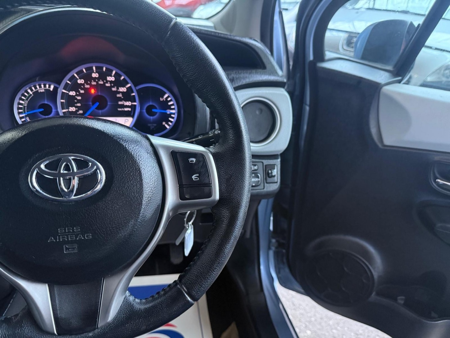 Used Toyota Yaris 2013 for sale - 76662718: Photo 23