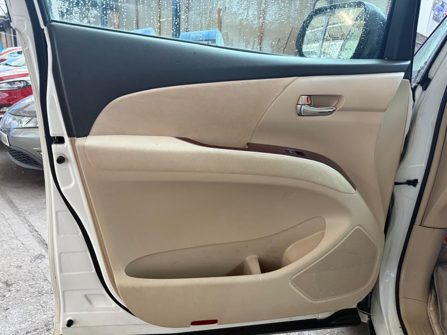 Used Toyota Estima 2024 for sale - 76649801: Photo 17