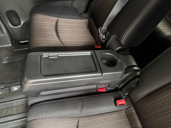 Used Nissan Serena 2014 for sale - 75638310: Photo 17