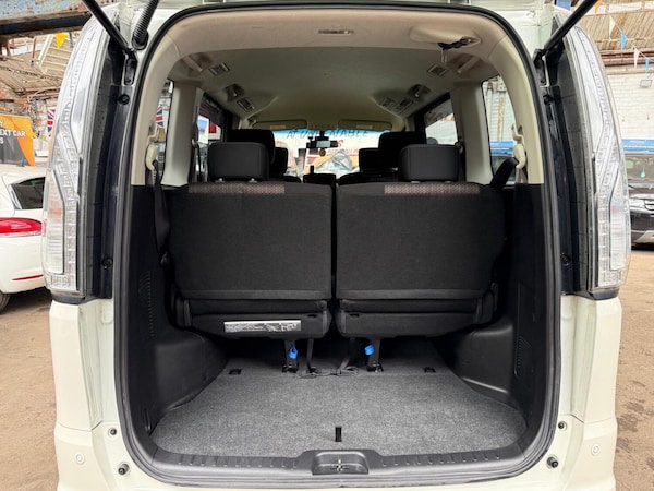 Used Nissan Serena 2014 for sale - 75638310: Photo 7
