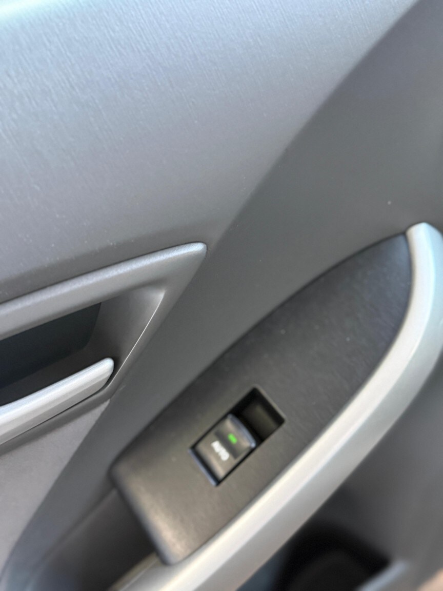 Used Toyota Prius 2010 for sale - 78056949: Photo 20