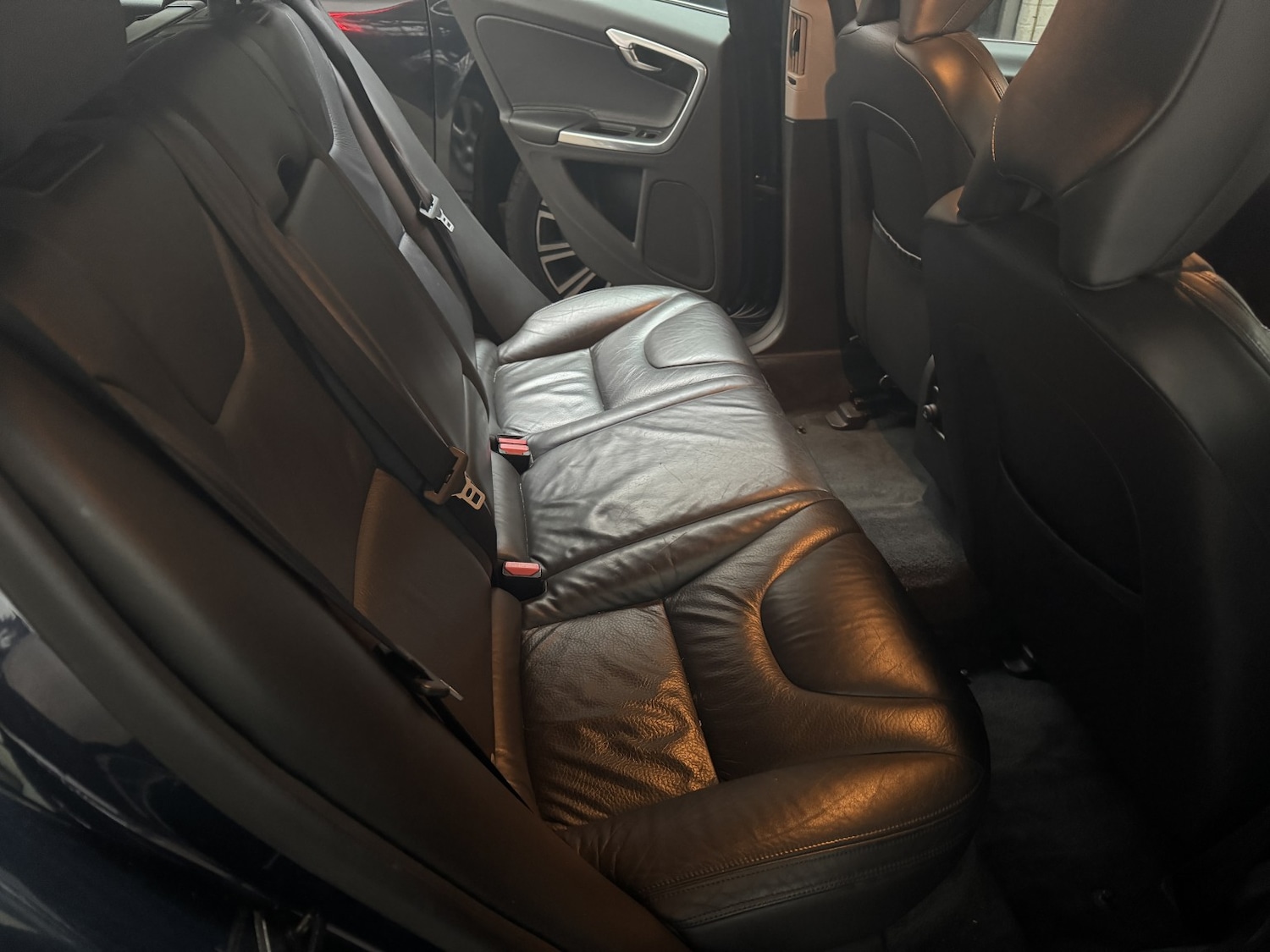 Used Volvo V60 2011 for sale - 78056921: Photo 25