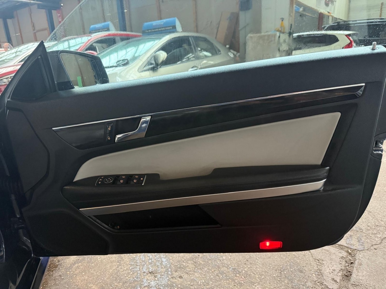 Used Mercedes-Benz E Class 2013 for sale - 76756997: Photo 19