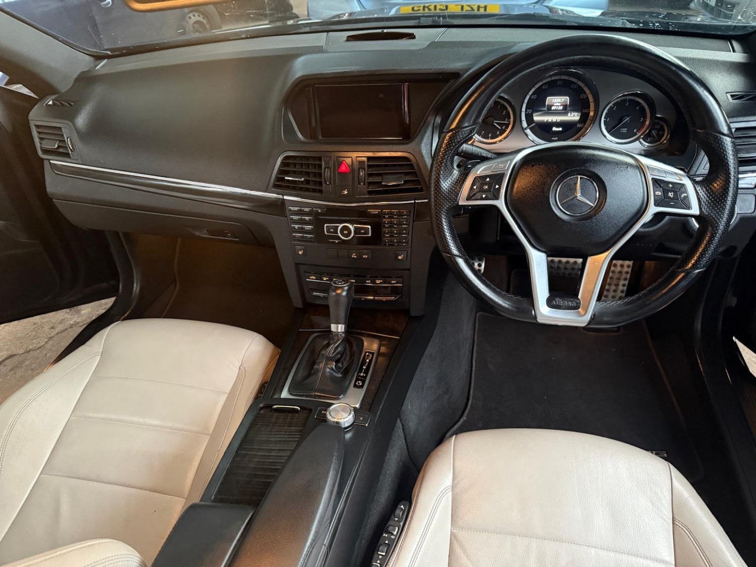 Used Mercedes-Benz E Class 2013 for sale - 76756997: Photo 32