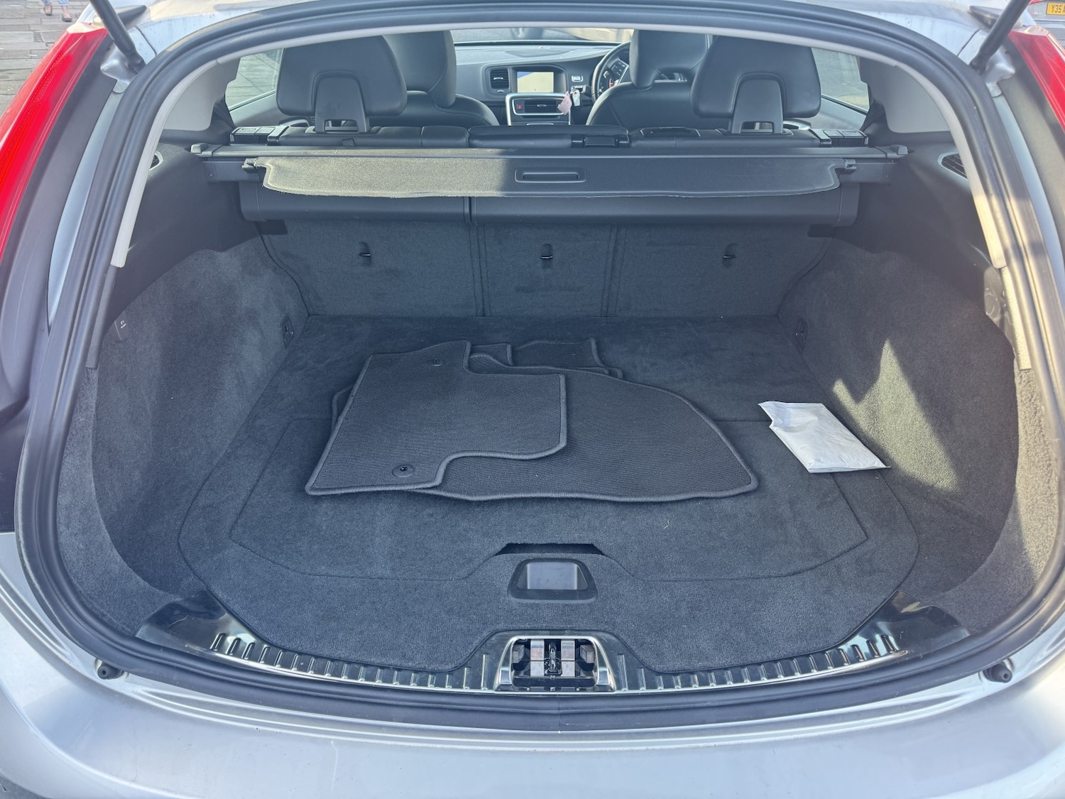 Used Volvo V60 2014 for sale - 77318352: Photo 19