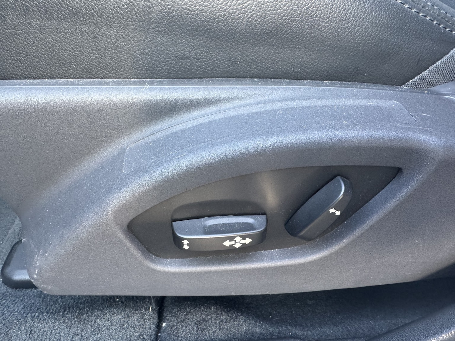 Used Volvo V60 2014 for sale - 77318352: Photo 22