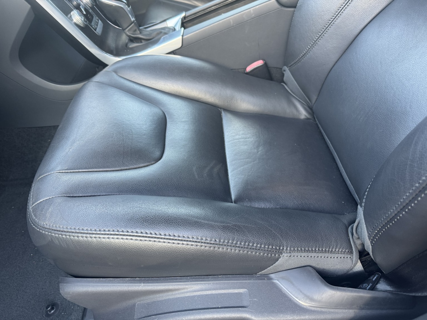 Used Volvo V60 2014 for sale - 77318352: Photo 23