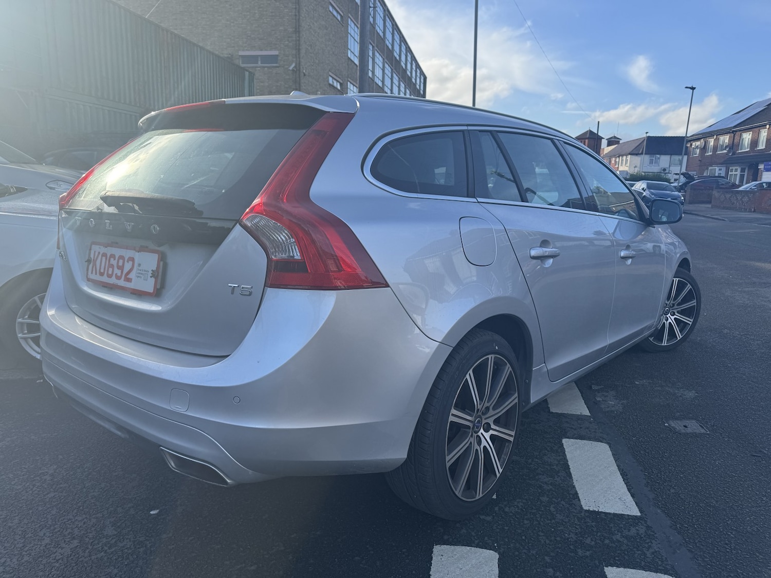 Used Volvo V60 2014 for sale - 77318352: Photo 3