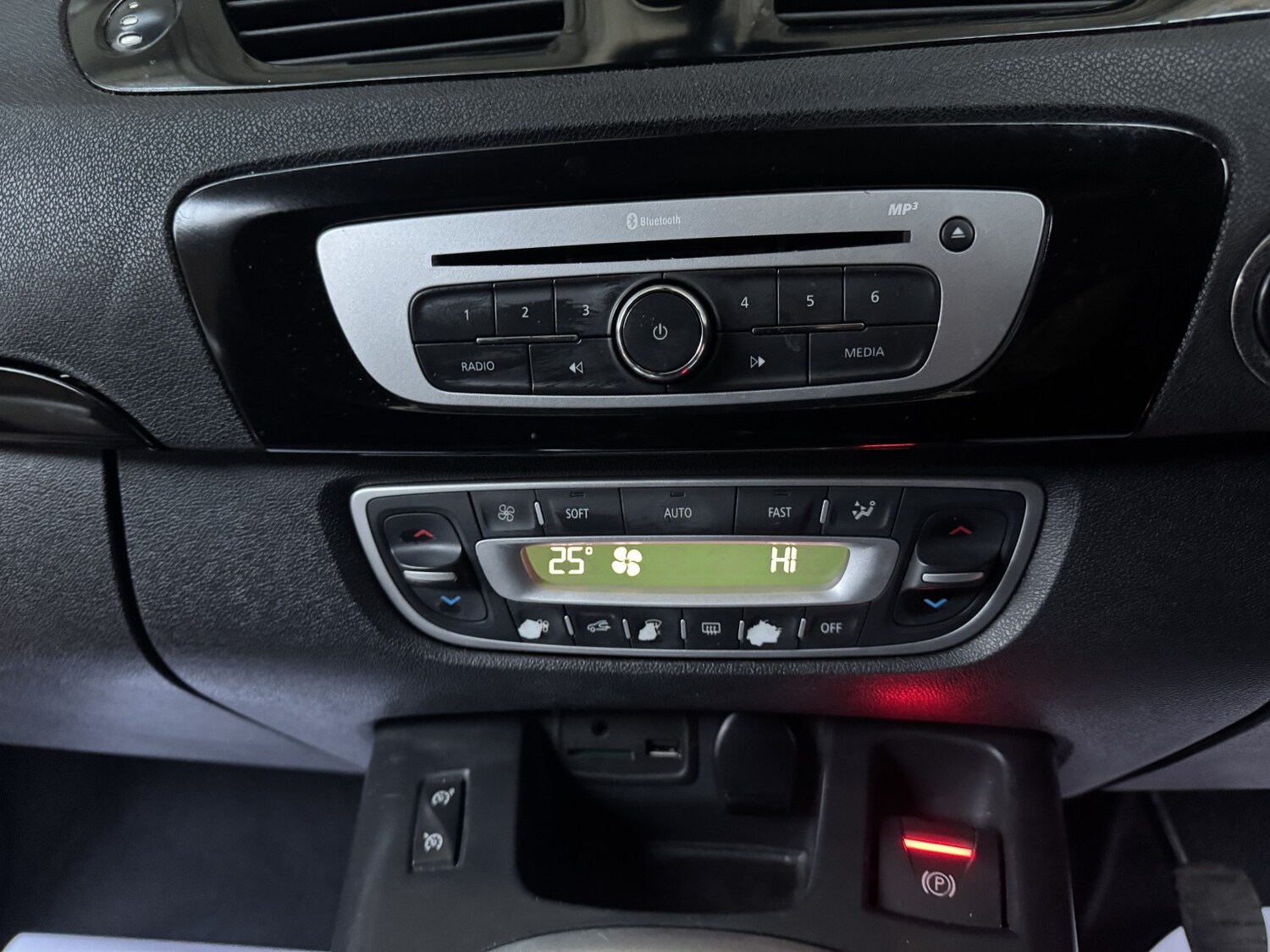 Used Renault Grand Scenic 2014 for sale - 78056935: Photo 31