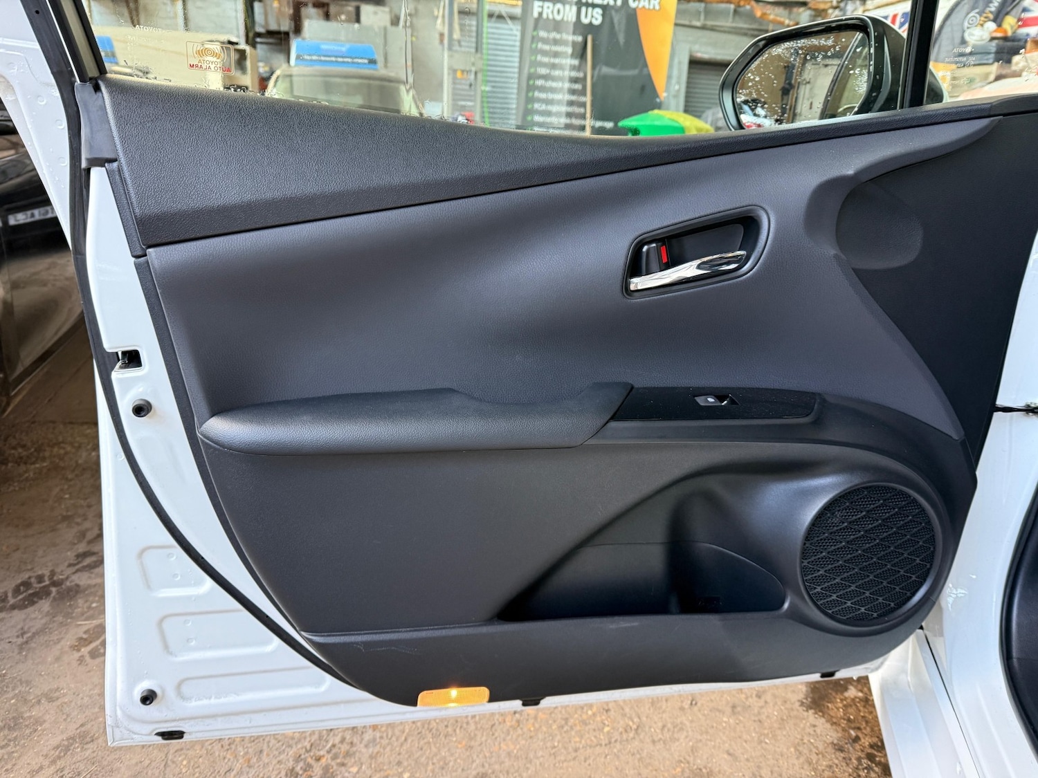 Used Toyota Prius for sale - 77851334: Photo 10