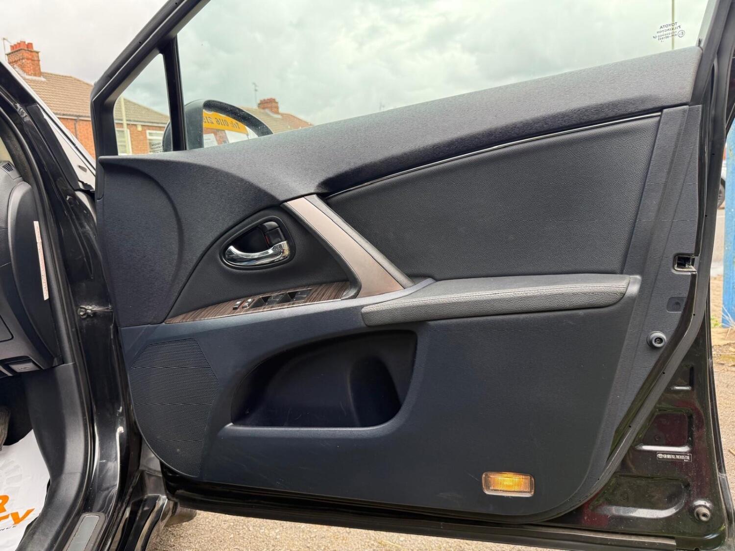 Used Toyota Avensis 2012 for sale - 74346495: Photo 17