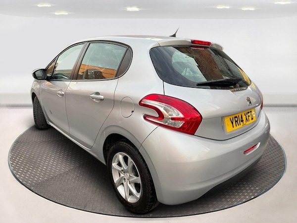 Used Peugeot 208 2014 for sale - 72779781: Photo 5