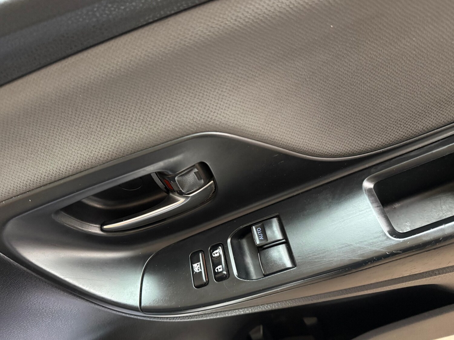 Used Toyota Yaris 2015 for sale - 78056936: Photo 21