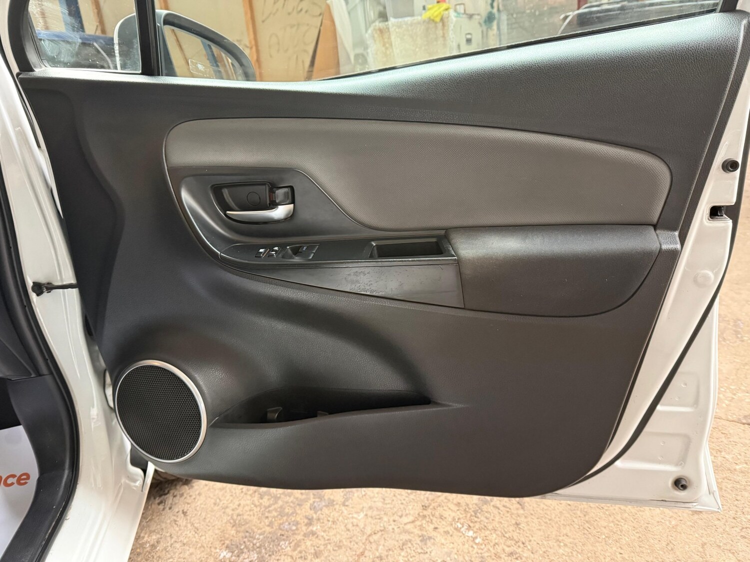 Used Toyota Yaris 2015 for sale - 78056936: Photo 22