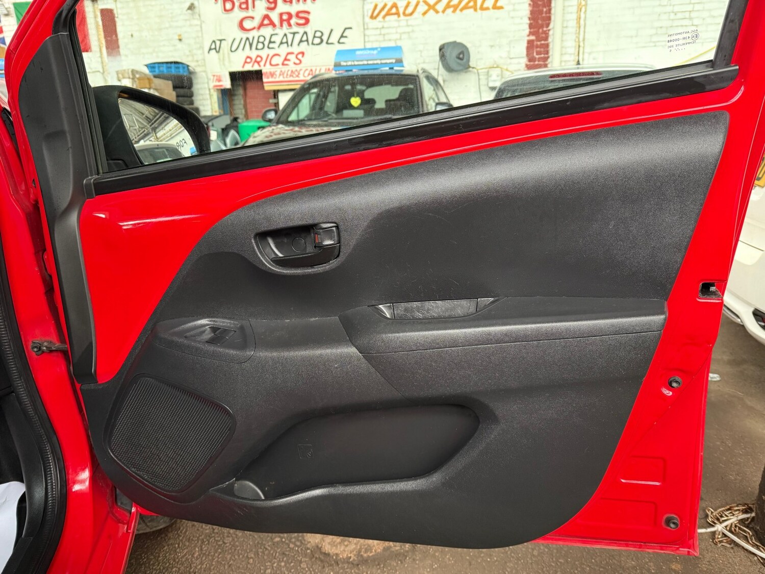 Used Toyota AYGO 2015 for sale - 78057135: Photo 31