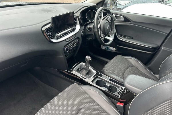 Used Kia XCeed 2020 for sale - 76299588: Photo 2