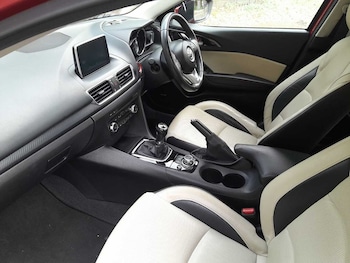 Used Mazda Mazda3 2015 for sale - 76299611: Photo