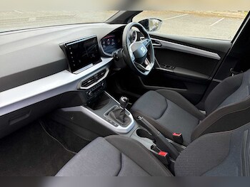 Used SEAT Arona 2024 for sale - 76299602: Photo 2
