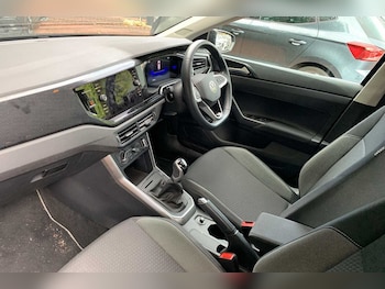 Used Volkswagen Polo 2023 for sale - 76299586: Photo 2