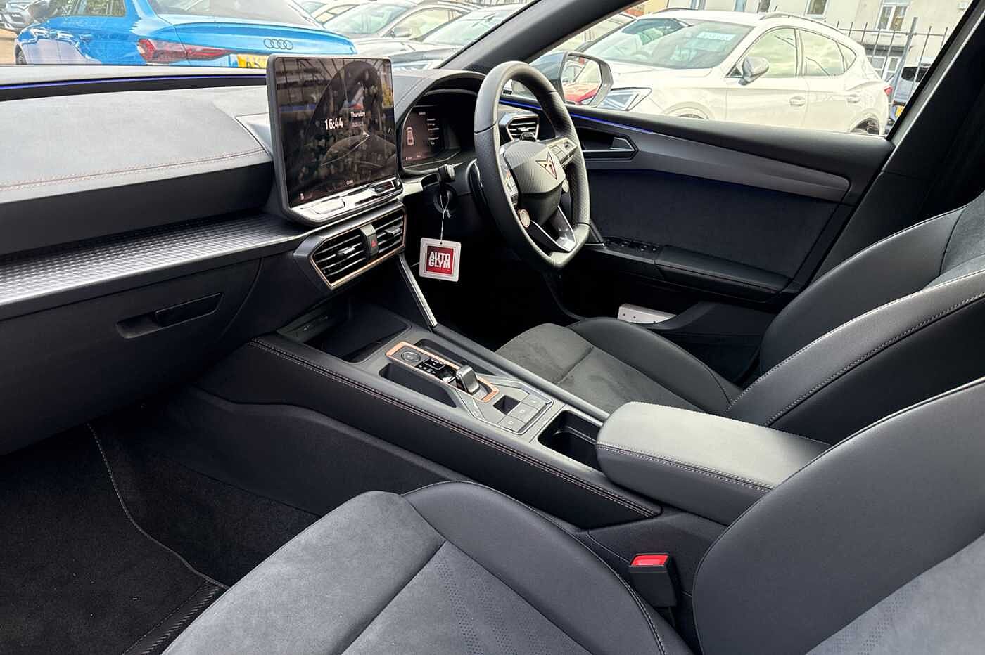 Used Cupra Leon 2025 for sale - 76679348: Photo 2