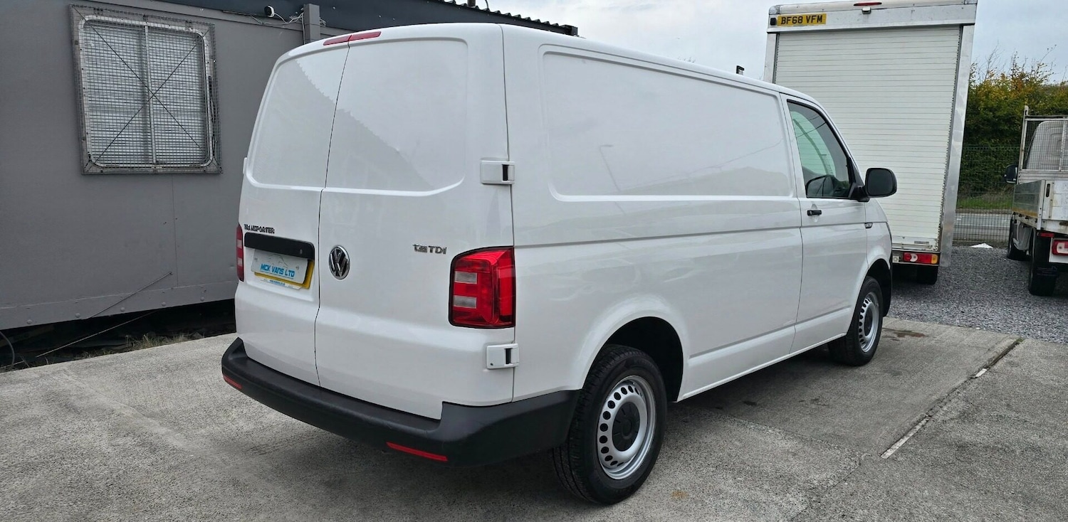 Used Volkswagen Transporter 2018 for sale - 76312231: Photo 2