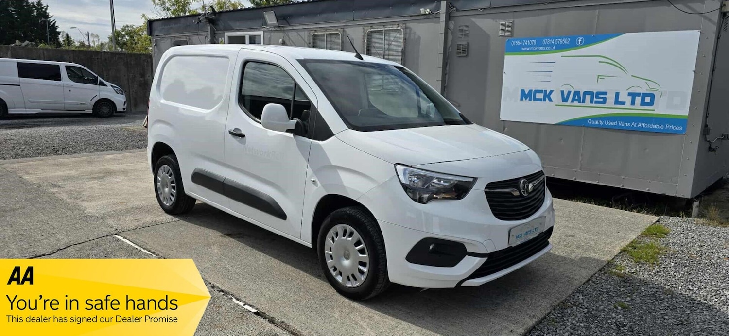 Used Vauxhall Combo 2020 for sale - 76115672: Photo 1