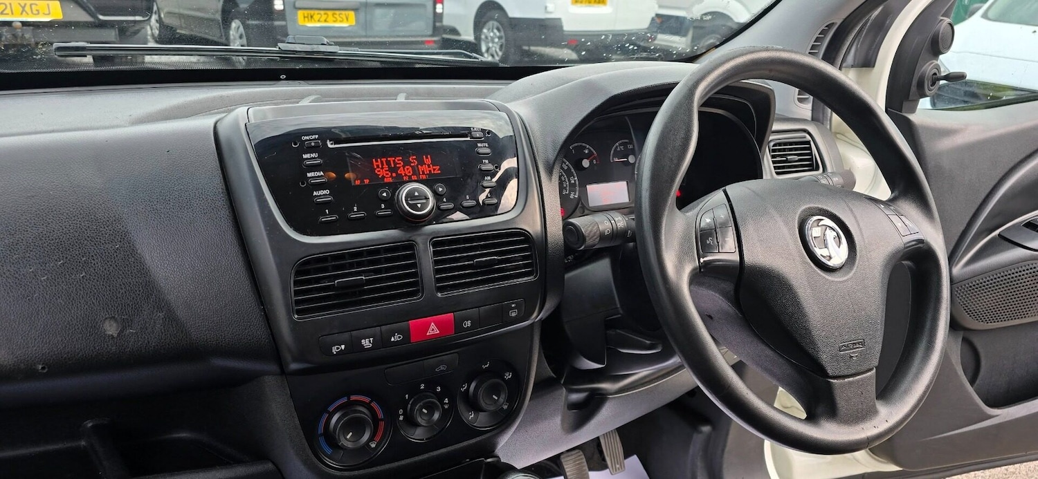 Used Vauxhall Combo 2017 for sale - 76142782: Photo 17