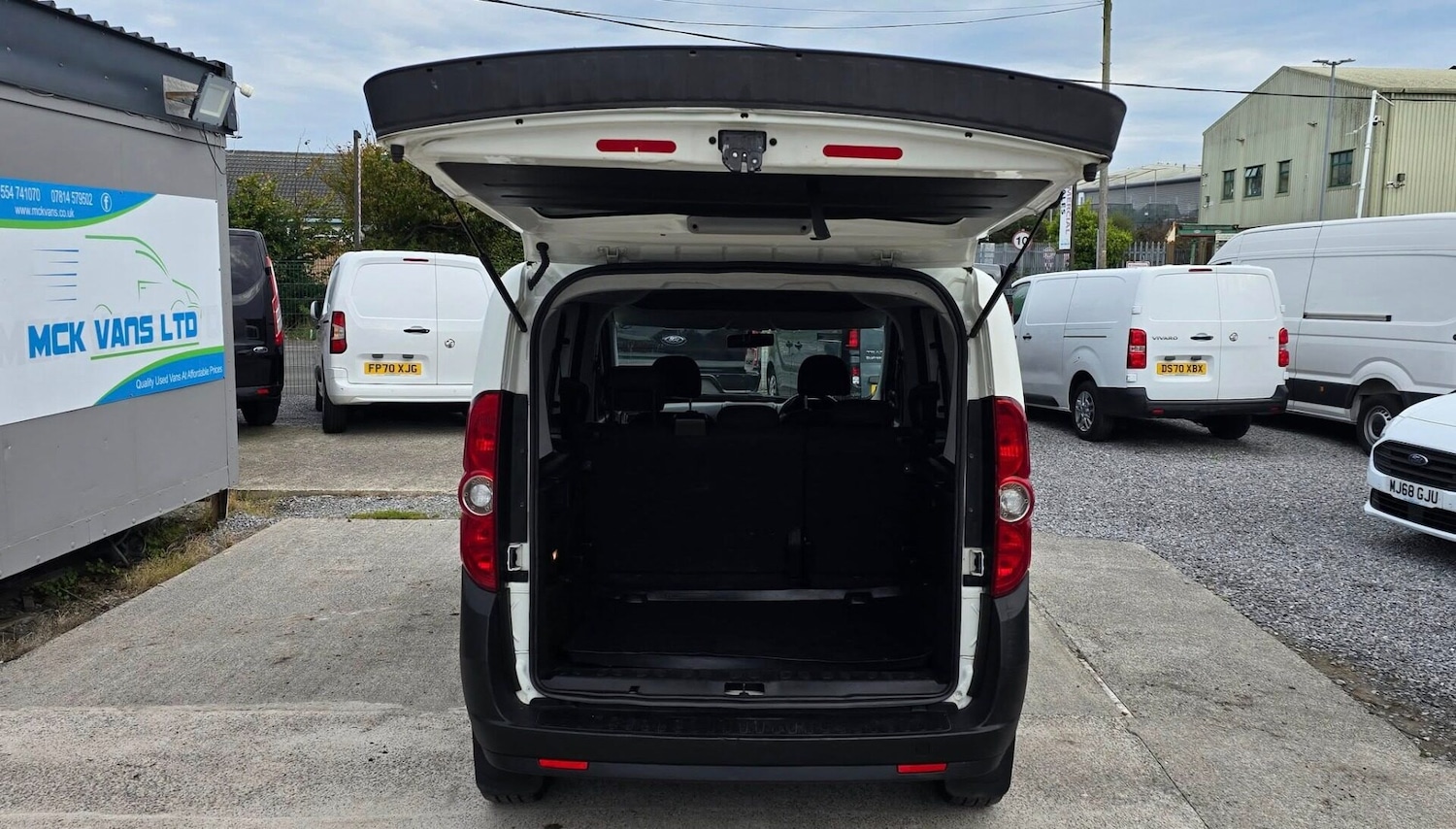 Used Vauxhall Combo 2017 for sale - 76142782: Photo 21