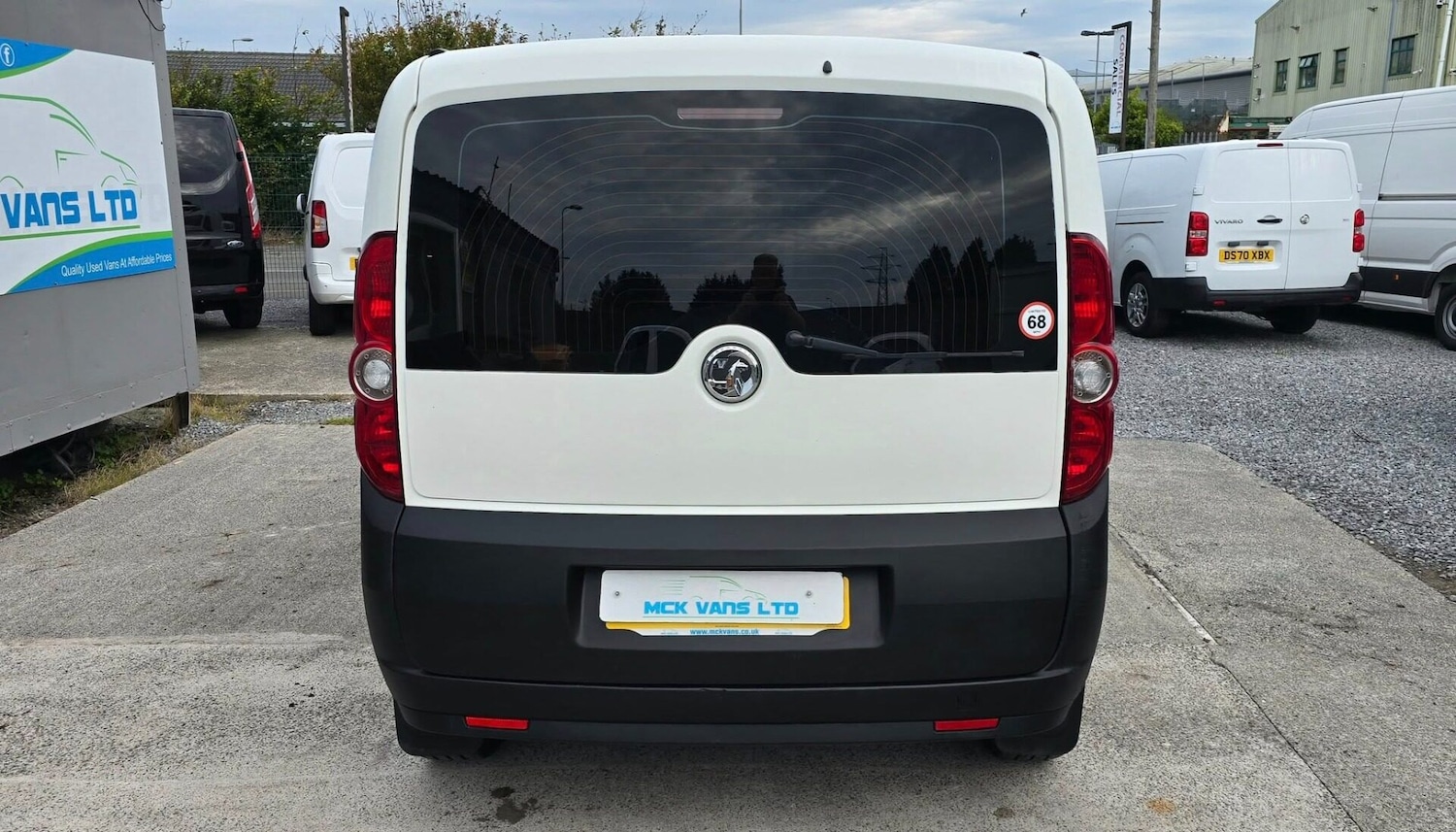 Used Vauxhall Combo 2017 for sale - 76142782: Photo 3