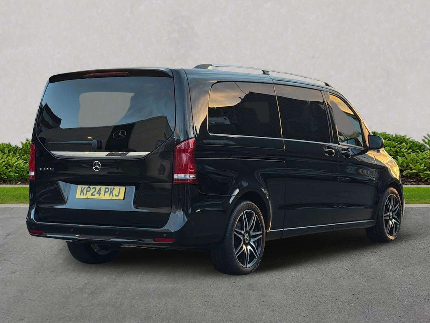 Used Mercedes-Benz V-Class 2024 for sale - 77572917: Photo 18