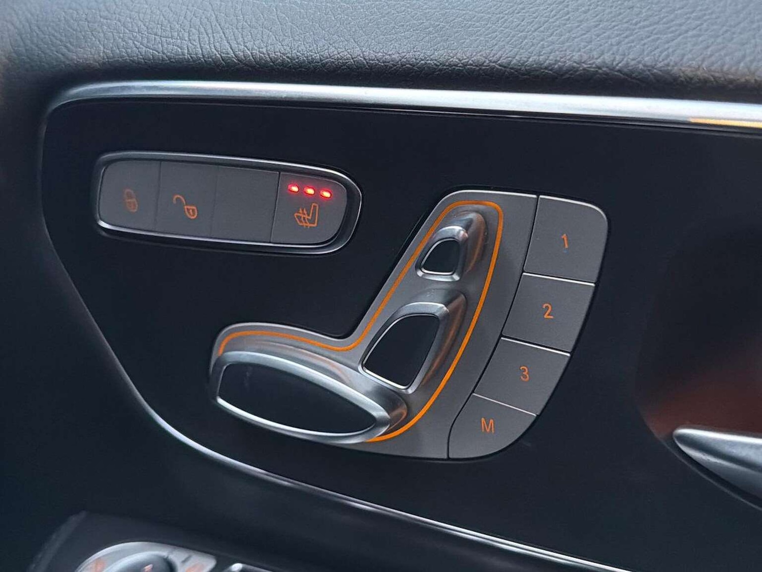 Used Mercedes-Benz V-Class 2024 for sale - 77572917: Photo 30