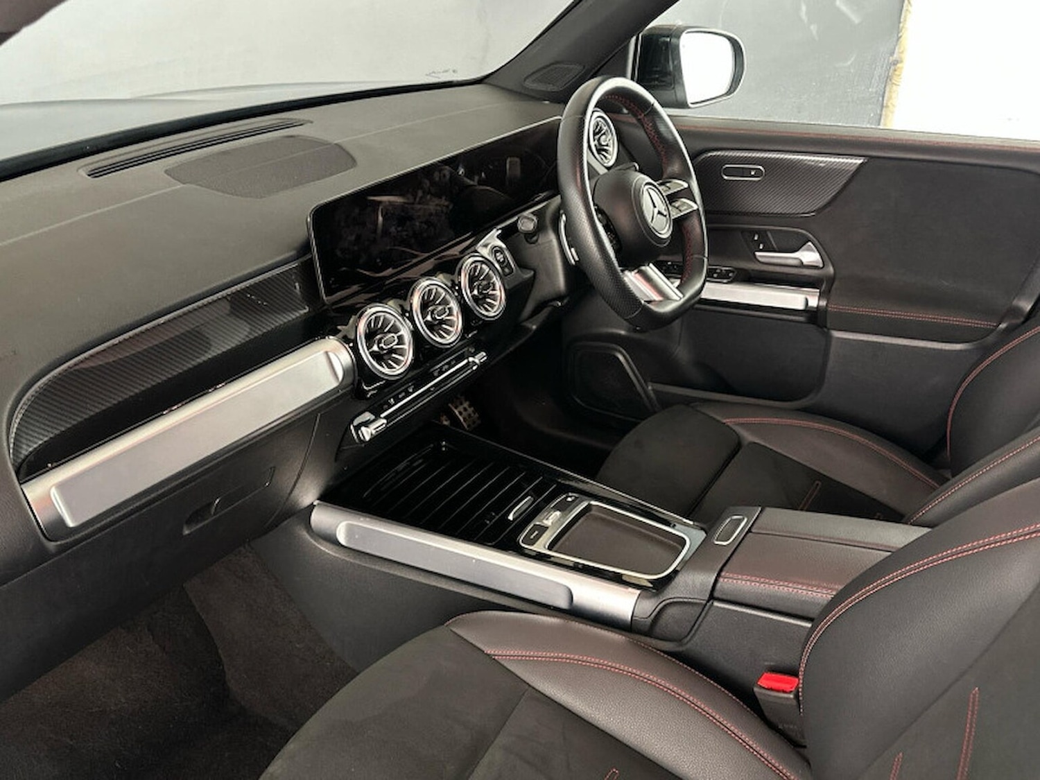 Used Mercedes-Benz GLB 2024 for sale - 76490523: Photo 3