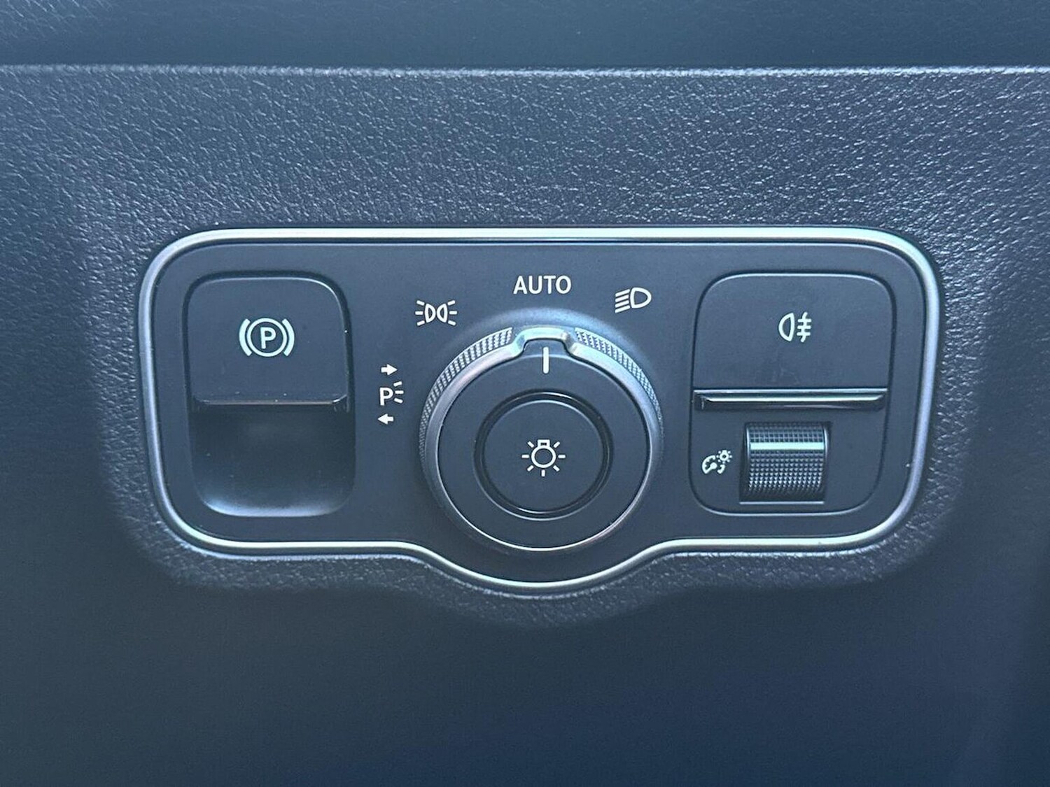 Used Mercedes-Benz GLB 2024 for sale - 76490520: Photo 24