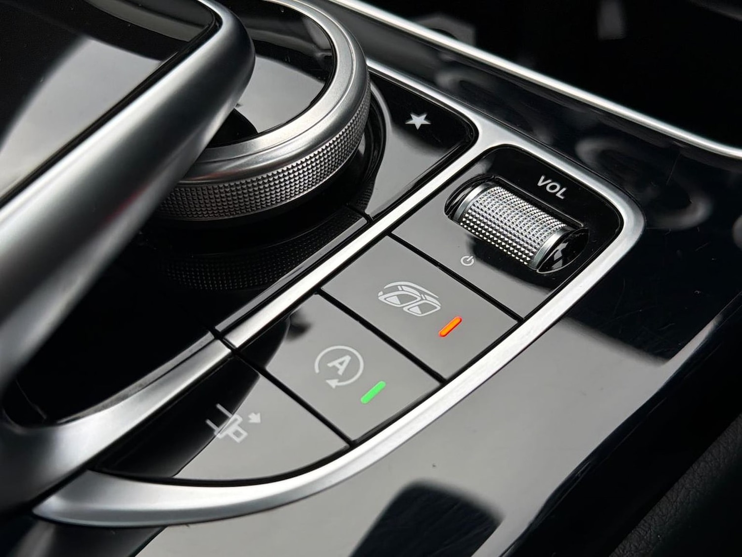 Used Mercedes-Benz C Class 2018 for sale - 76554300: Photo 32