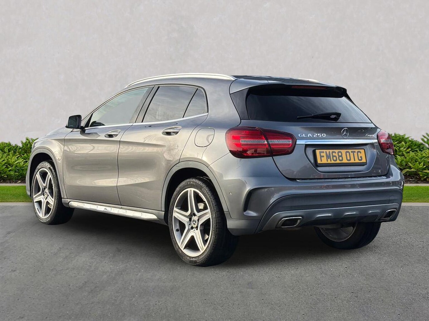 Used Mercedes-Benz GLA 2018 for sale - 76974573: Photo 2