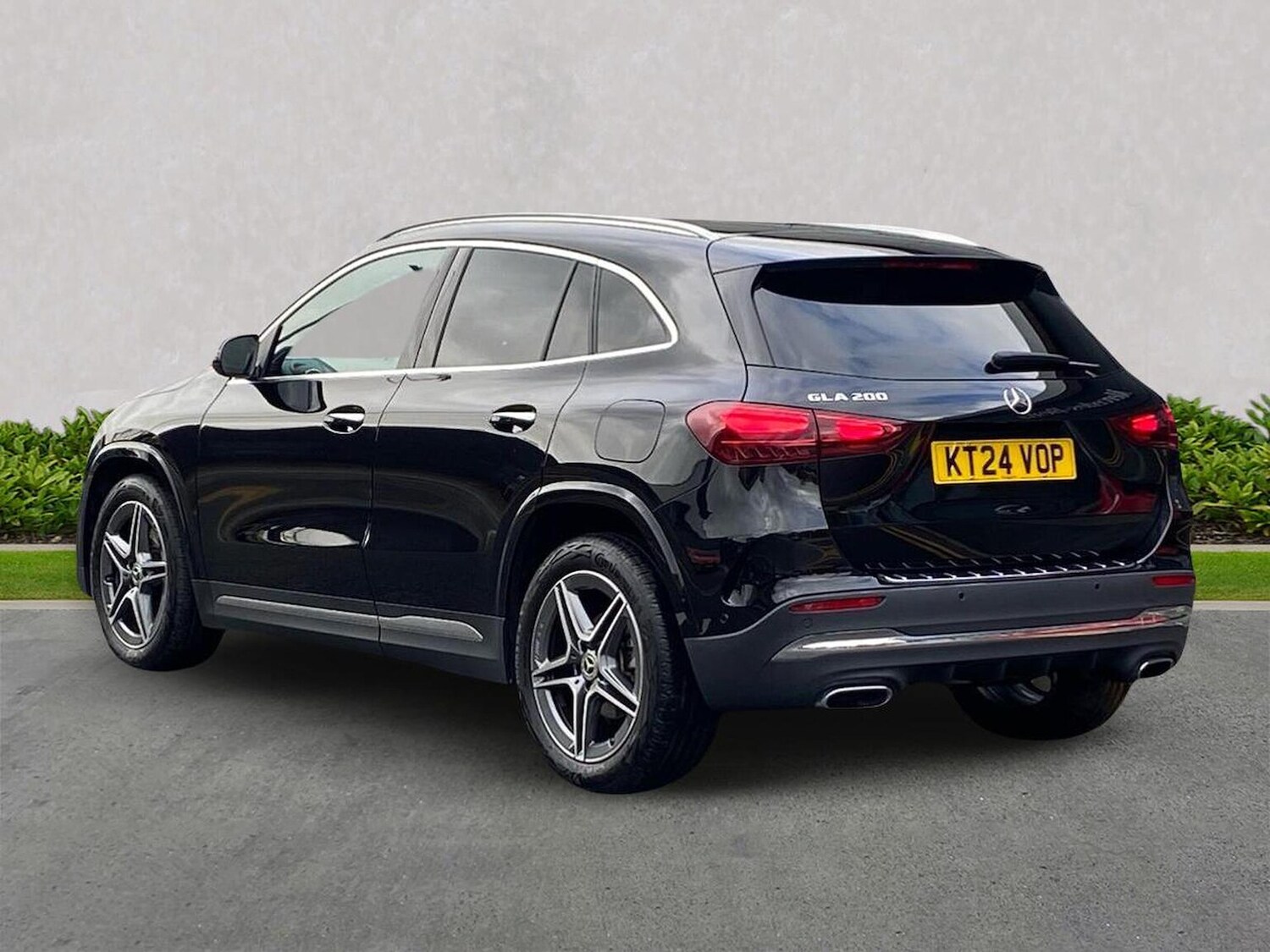 Used Mercedes-Benz GLA 2024 for sale - 76422344: Photo 2