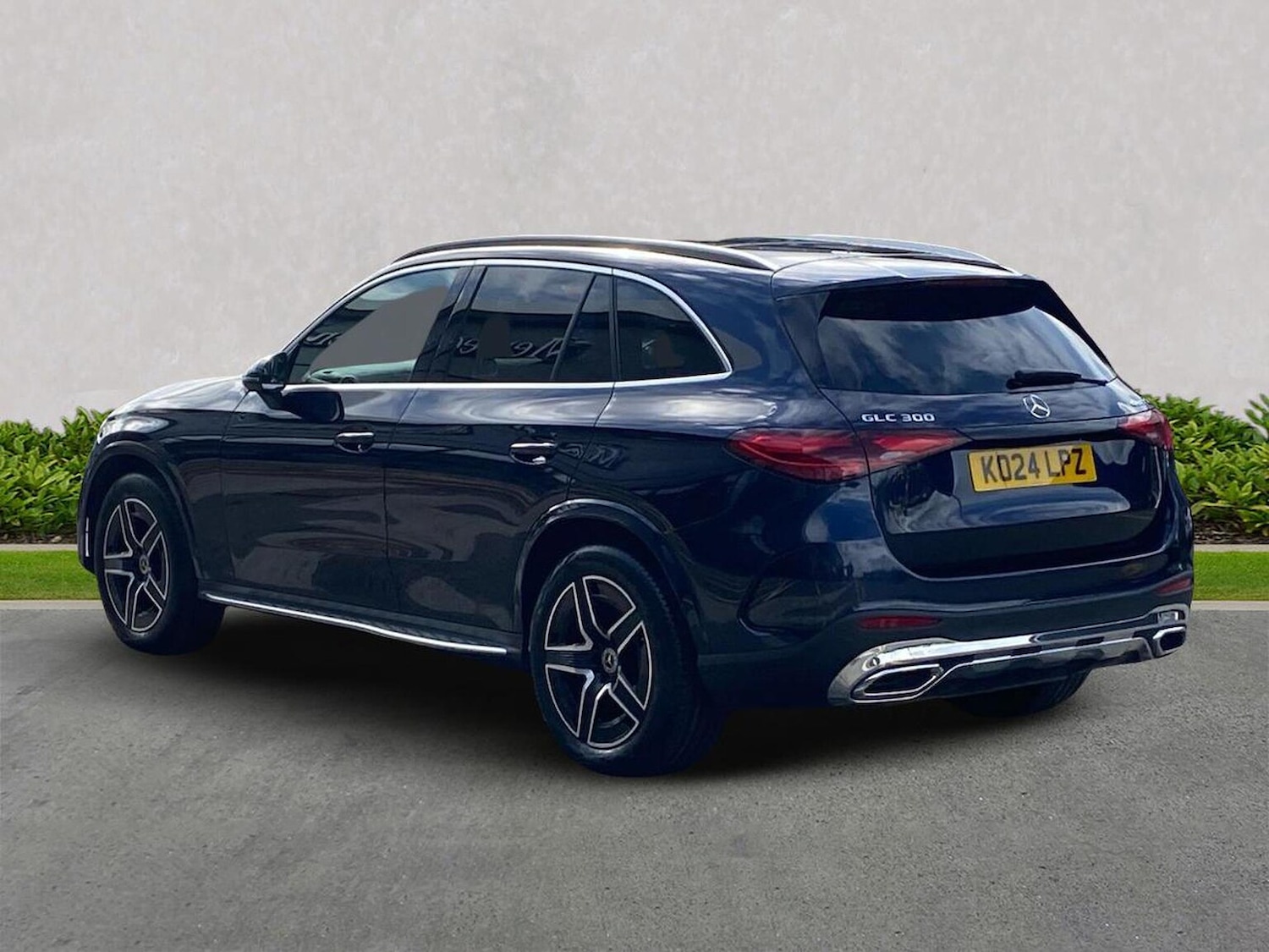 Used Mercedes-Benz GLC 2024 for sale - 76376805: Photo 2