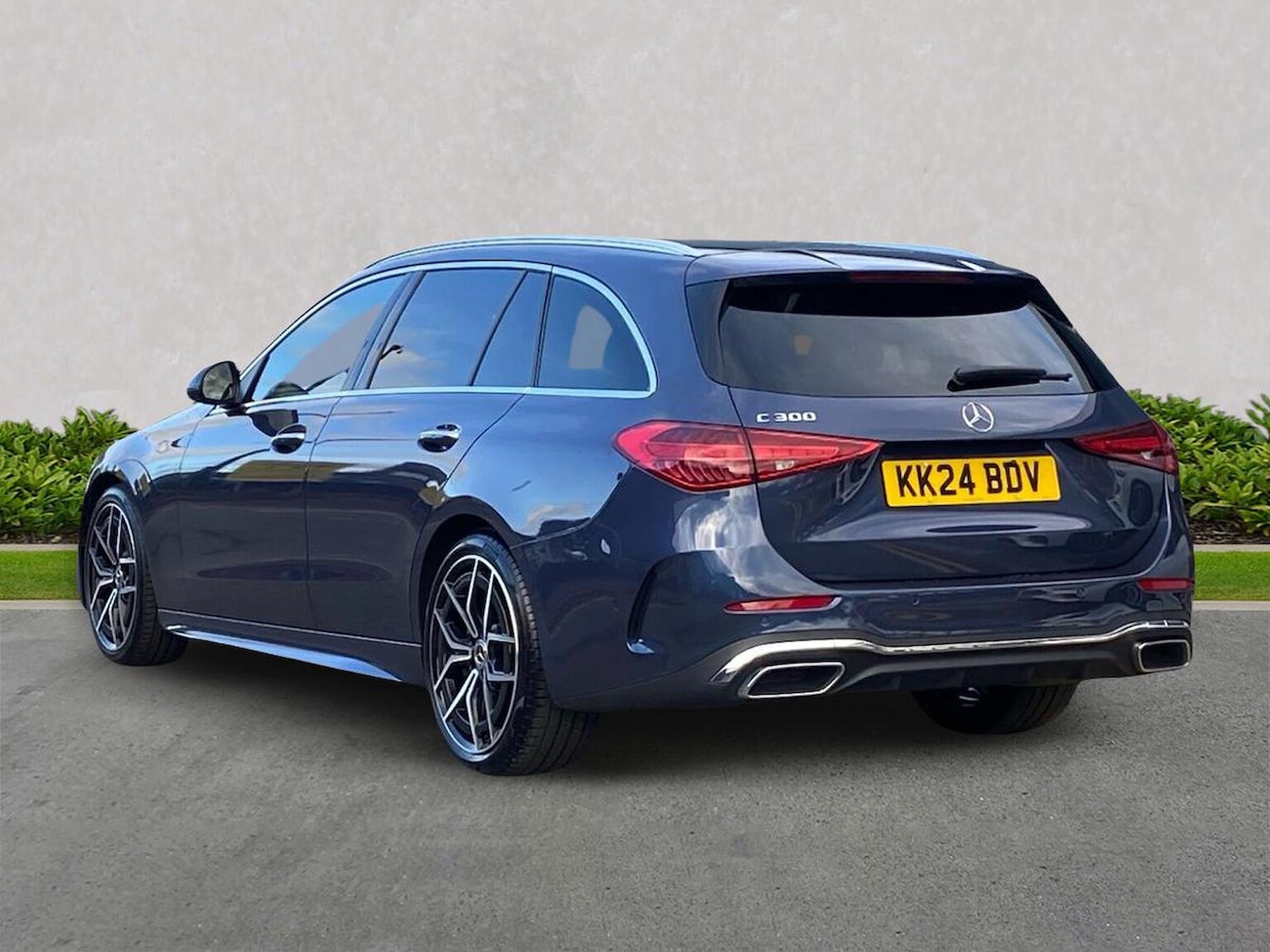 Used Mercedes-Benz C Class 2024 for sale - 76583208: Photo 2