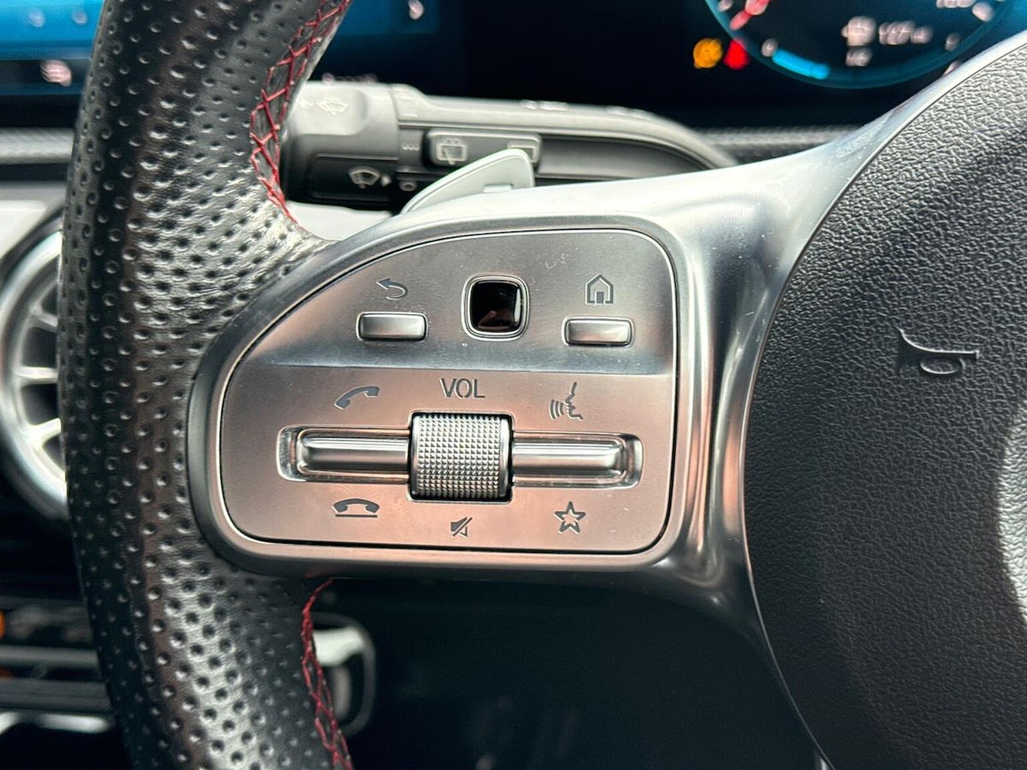 Used Mercedes-Benz A-Class 2018 for sale - 76422335: Photo 26