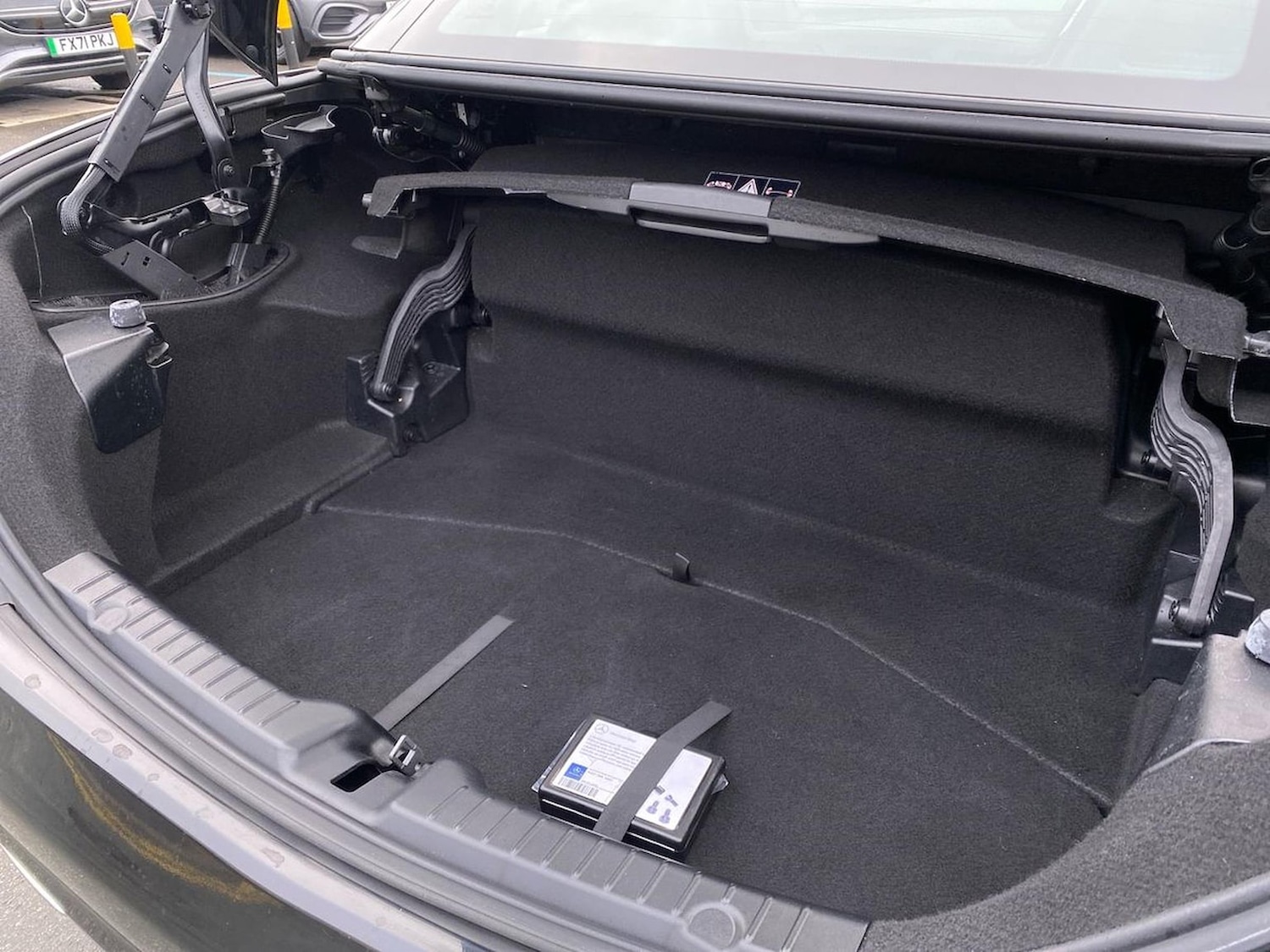 Used Mercedes-Benz SLC 2018 for sale - 76666182: Photo 17